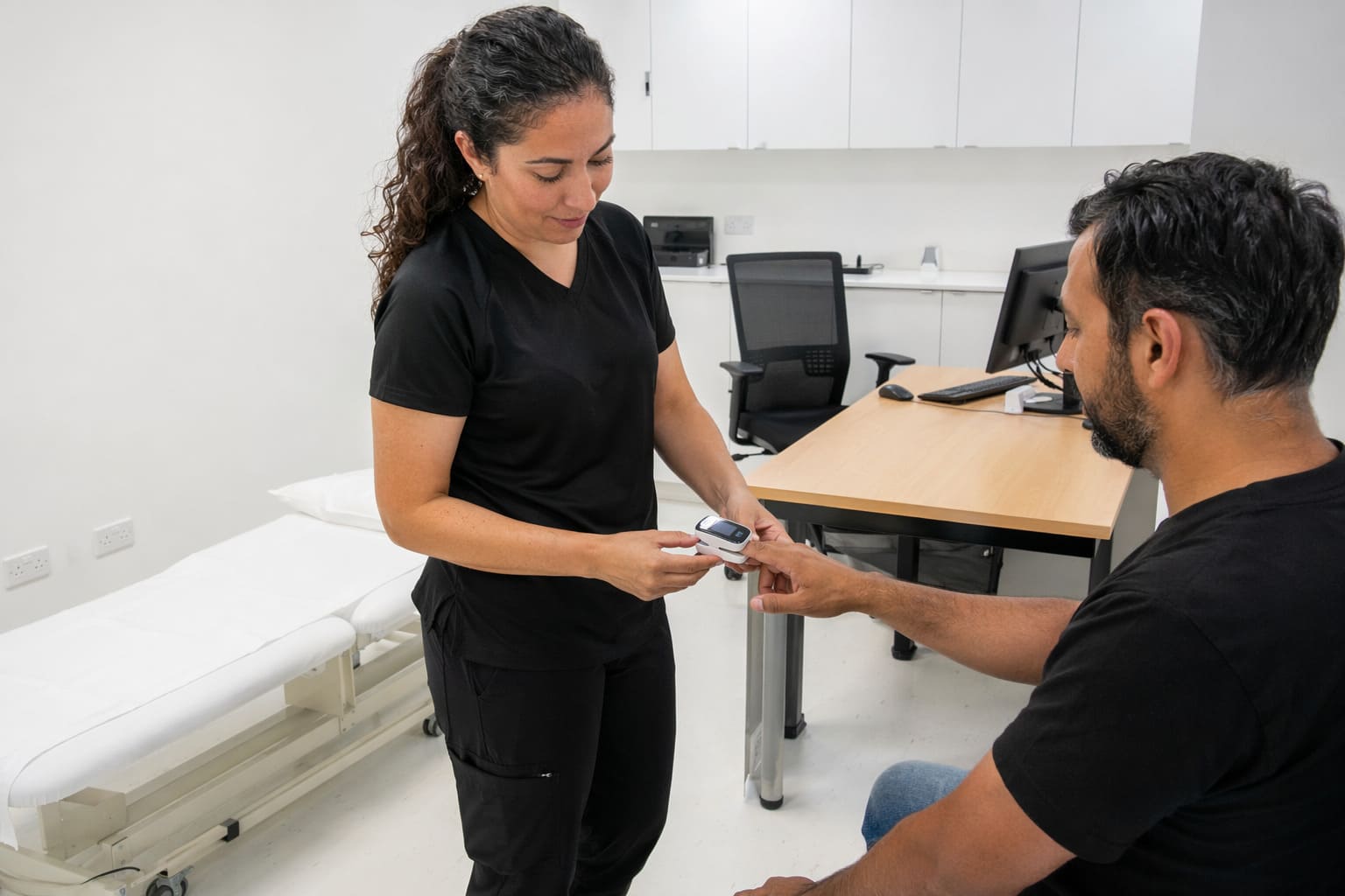 Comprehensive Health Check – Oxygen and Pulse Check – Illustrative Image Comprehensive Health Check – Oxygen and Pulse Check – Illustrative Image